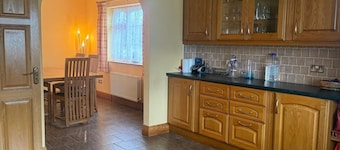 Beautiful and spacious 4 bedroom Detached Bungalow in rural location
