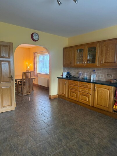 Beautiful and spacious 4 bedroom Detached Bungalow in rural location