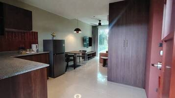 Habitación Deluxe con 1 cama doble o 2 individuales | Escritorio, espacio para trabajar con un portátil, wifi gratis
