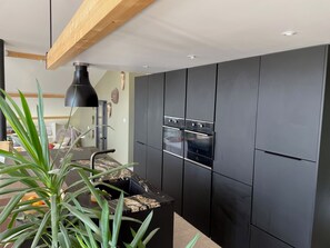 Private kitchen - Vrbo Property (Billiat)