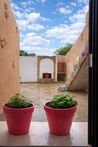 Country House with a game room and barbecue near Alarcón for 6 people