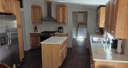 Peaceful 3-bedroom 2 bath house at Mark Twain Lake on the Salt River.