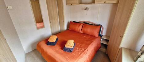 2 bedrooms, free WiFi, bed sheets