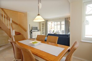 Dining - Vrbo Property (Langeoog)