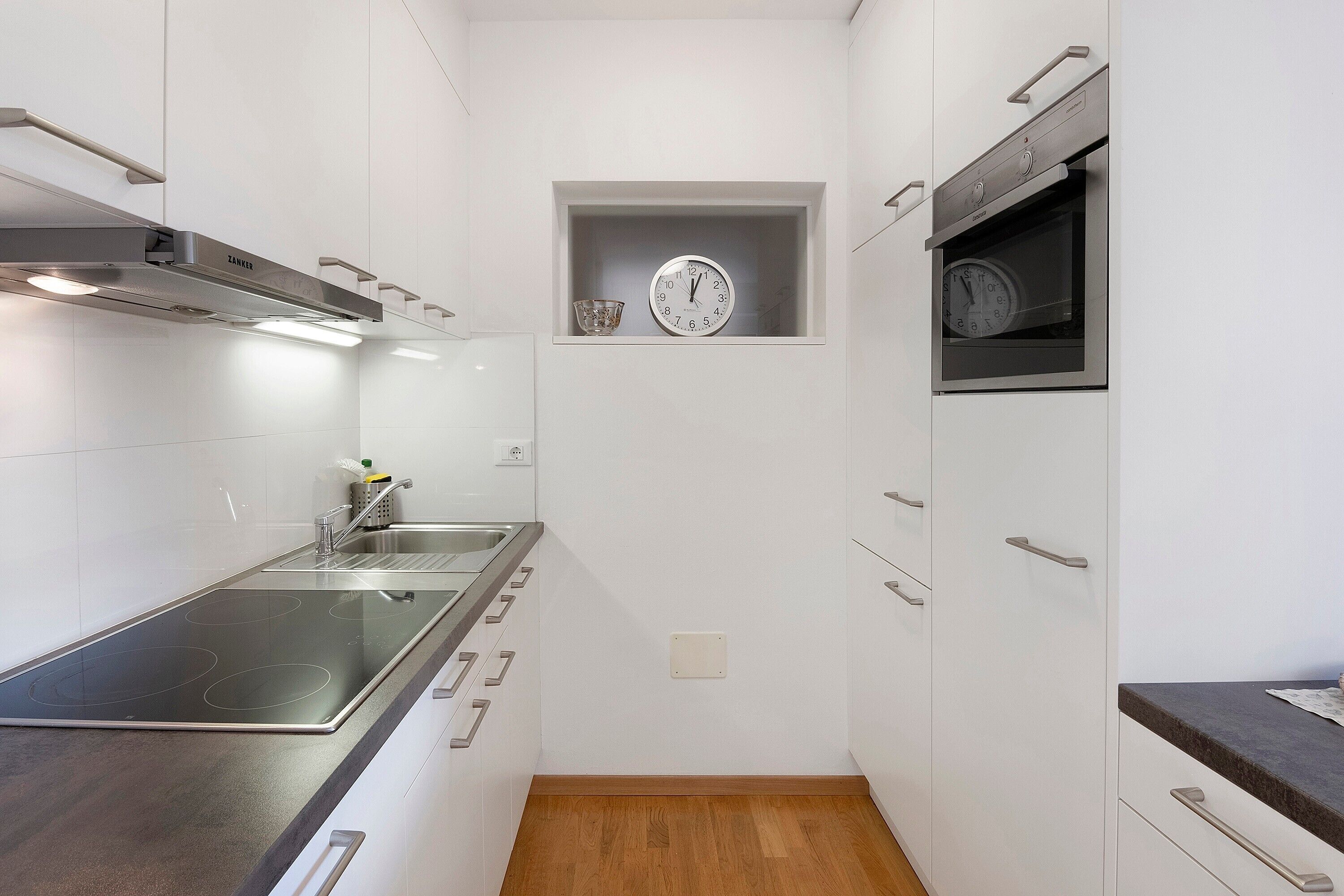 Kühlschrank, Ofen, Herdplatte, Geschirrspüler