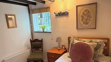 5 bedrooms, WiFi, bed sheets