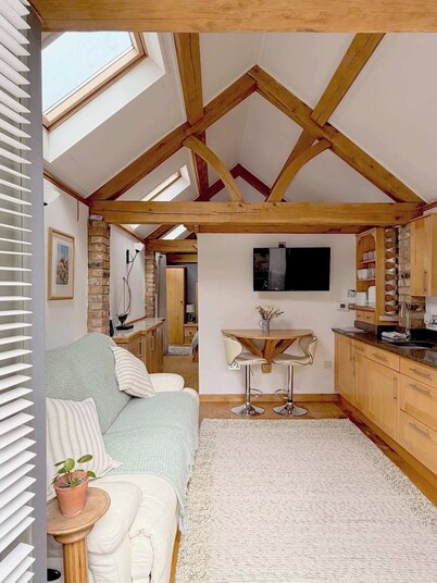 Beautiful Barn Annex