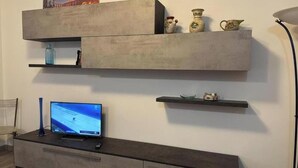 Interior - Great location with parking, and easily accessible from the airport too! (Treviso)