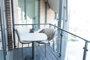 Outdoor dining - The View A14 Langeneß-Kiek – Sea View, Shared Sauna, Elevator, Garden Furniture (Dagebüll)