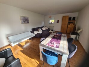 Living area - Apartment 'Oskar' with Private Terrace, Private Garden and Wi-Fi (Gschwend)