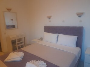 Room - Superior Top Floor Sea View 2 Room with Private Balcony and Shared Pool (Lakki)