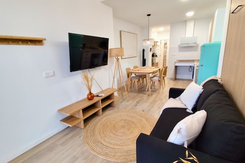 Travel Habitat Orriols - Torrefiel Apartment