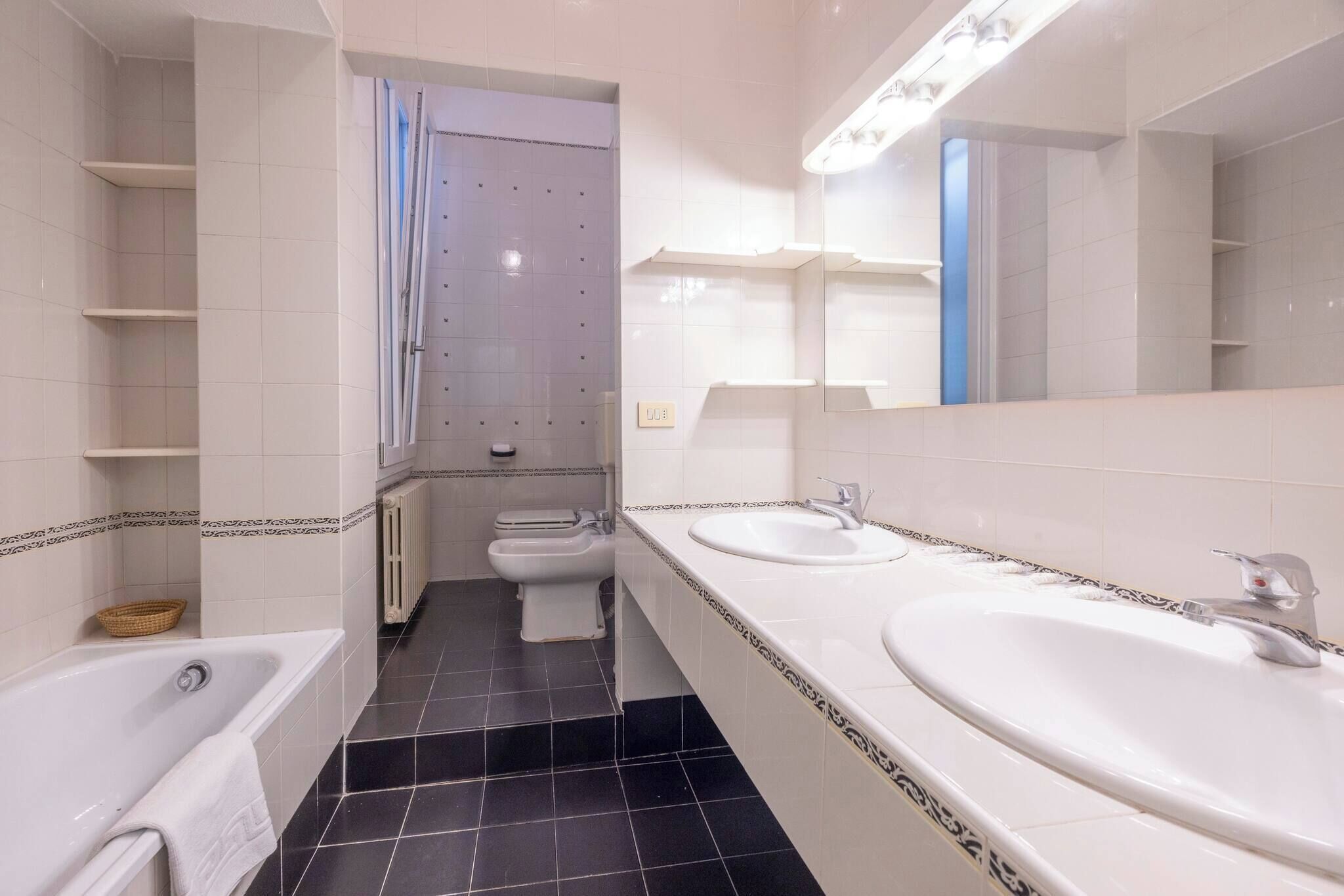 Doccia, asciugacapelli, bidet, asciugamani