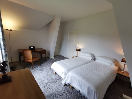 Room. Clos du Château and the Concierge House