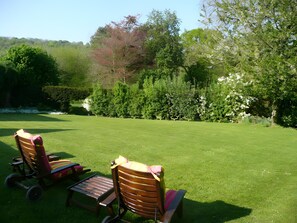Property grounds - Clos du Château and the Concierge House (Nielles-lès-Bléquin)