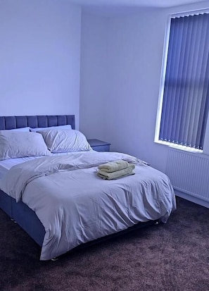 Shared Dormitory, 1 Bedroom - Room-charming Ground-floor Guest Room in (Leeds)