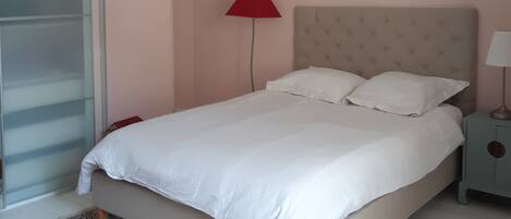 3 bedrooms, iron/ironing board