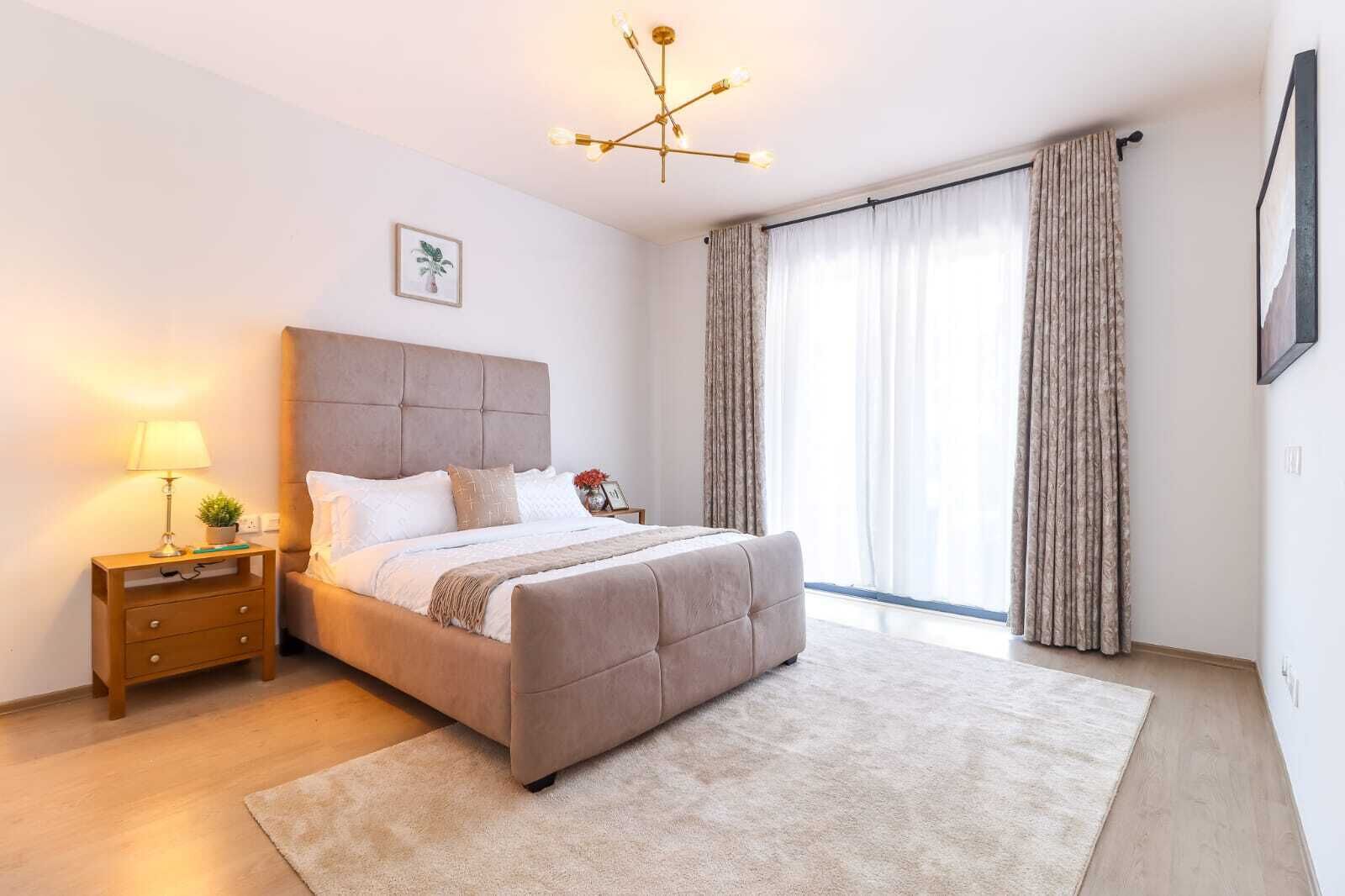 Desk, laptop workspace, iron/ironing board, free WiFi