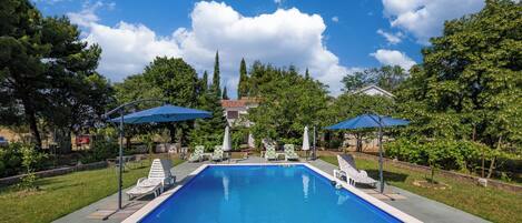 Family House, 3 Bedrooms, Refrigerator & Microwave (Holiday Home Jaga) | Pool