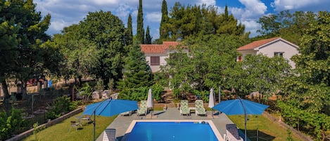 Casa familiar, 3 dormitoris, frigorífic i microones (Pool & Garden House Jaga) | Piscina