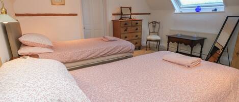 2 bedrooms, WiFi (free), individually decorated, individually furnished