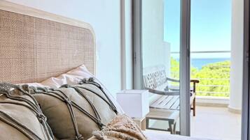 3 slaapkamers, een strijkplank/strijkijzer, reisbedje, gratis wifi