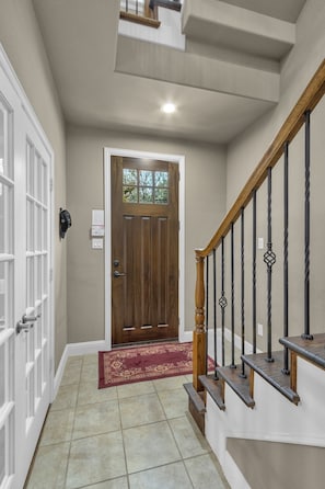 Interior - Townhome Located in the heart of Legacy Shops (Plano)