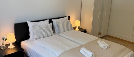2 bedrooms, iron/ironing board, WiFi, bed sheets
