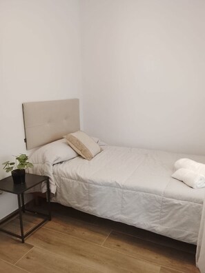 3 bedrooms, iron/ironing board, Internet, bed sheets