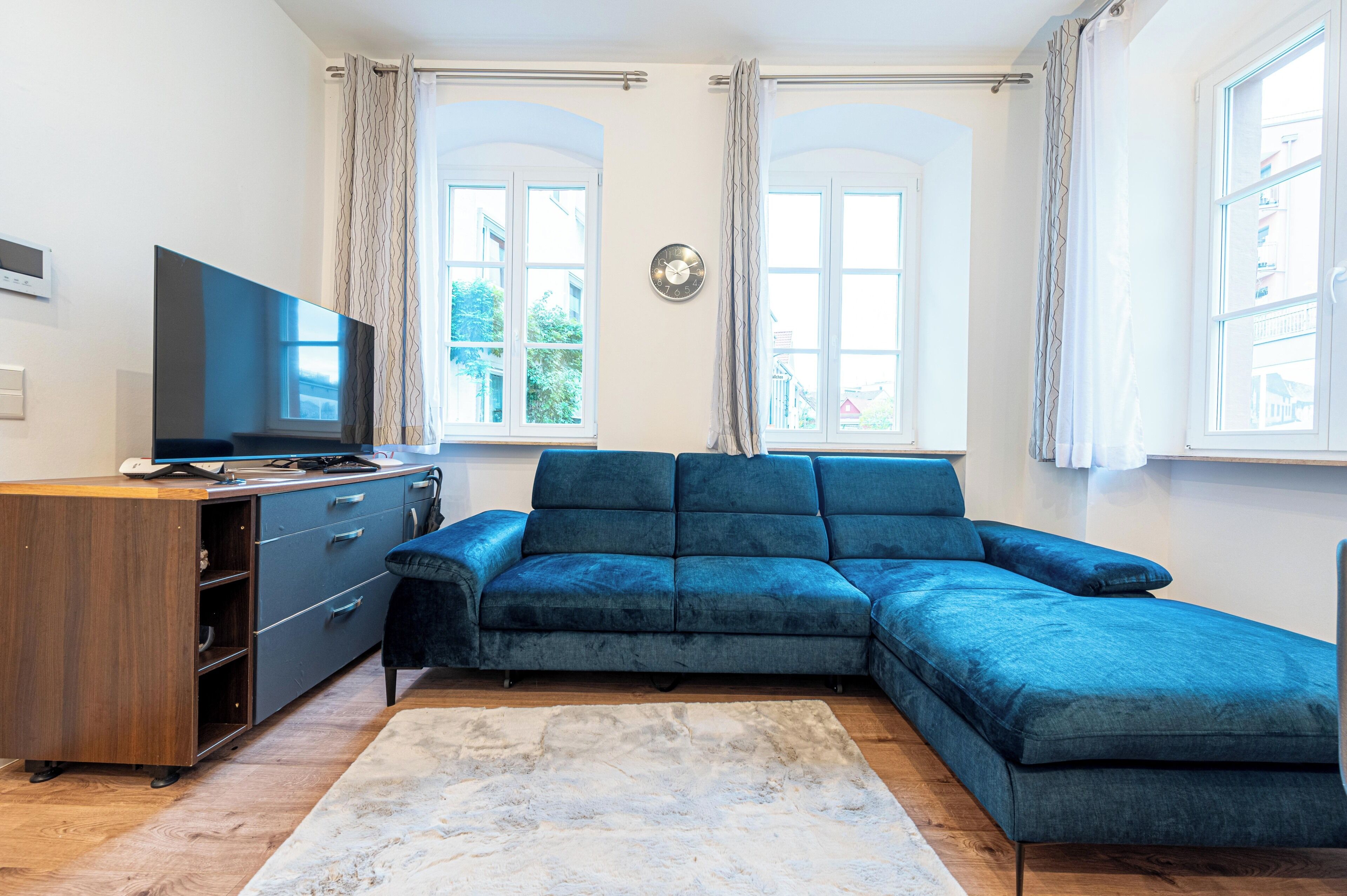 Classic Condo, 1 King Bed with Sofa bed, Non Smoking, Kitchen | Living area