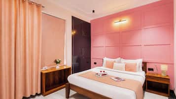 Deluxe Villa | Iron/ironing board, WiFi (free)