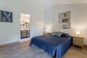 5 dormitorios, tabla de planchar con plancha, wifi y ropa de cama