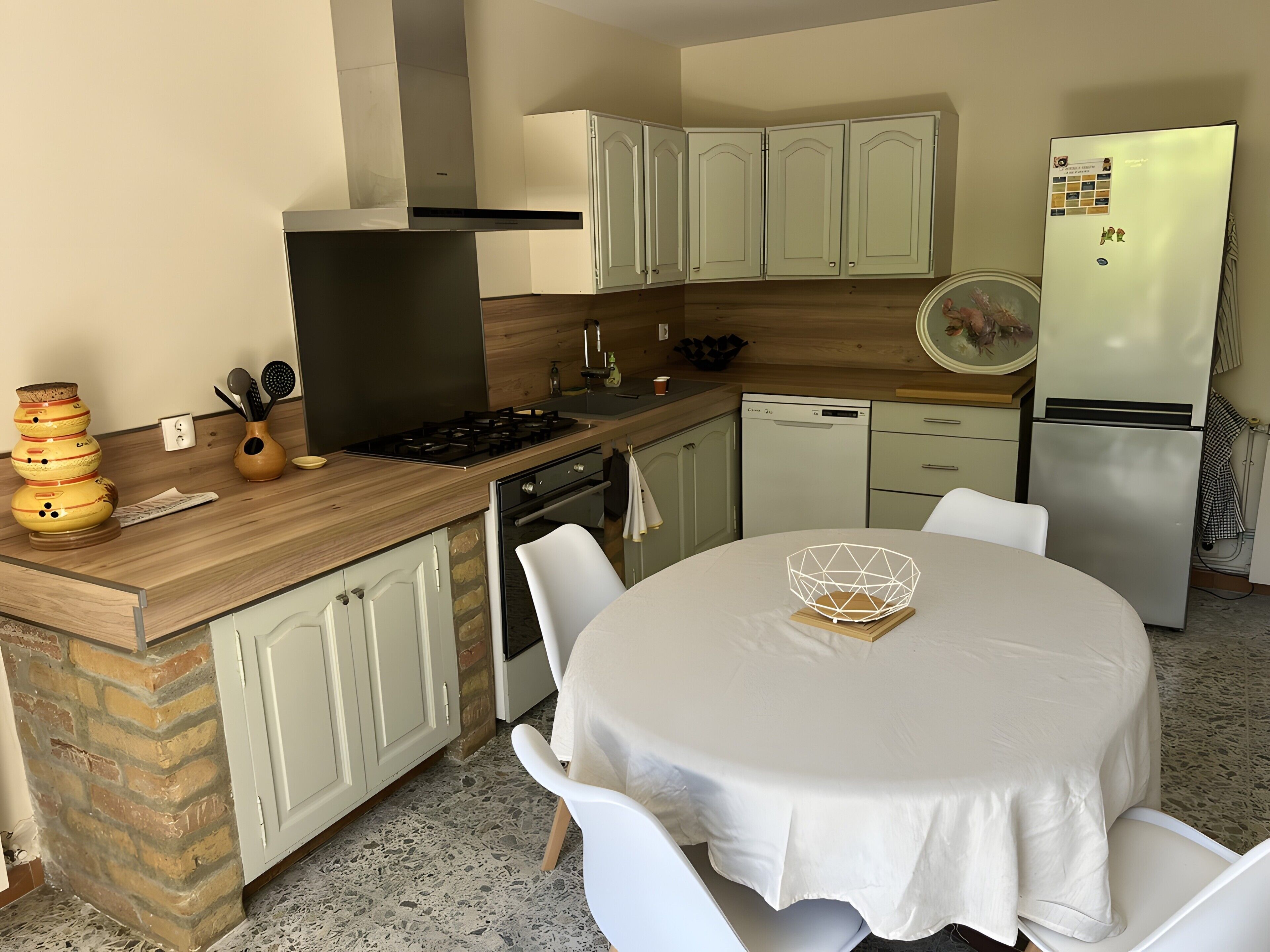 Geladeira, micro-ondas, fogão, cooktop