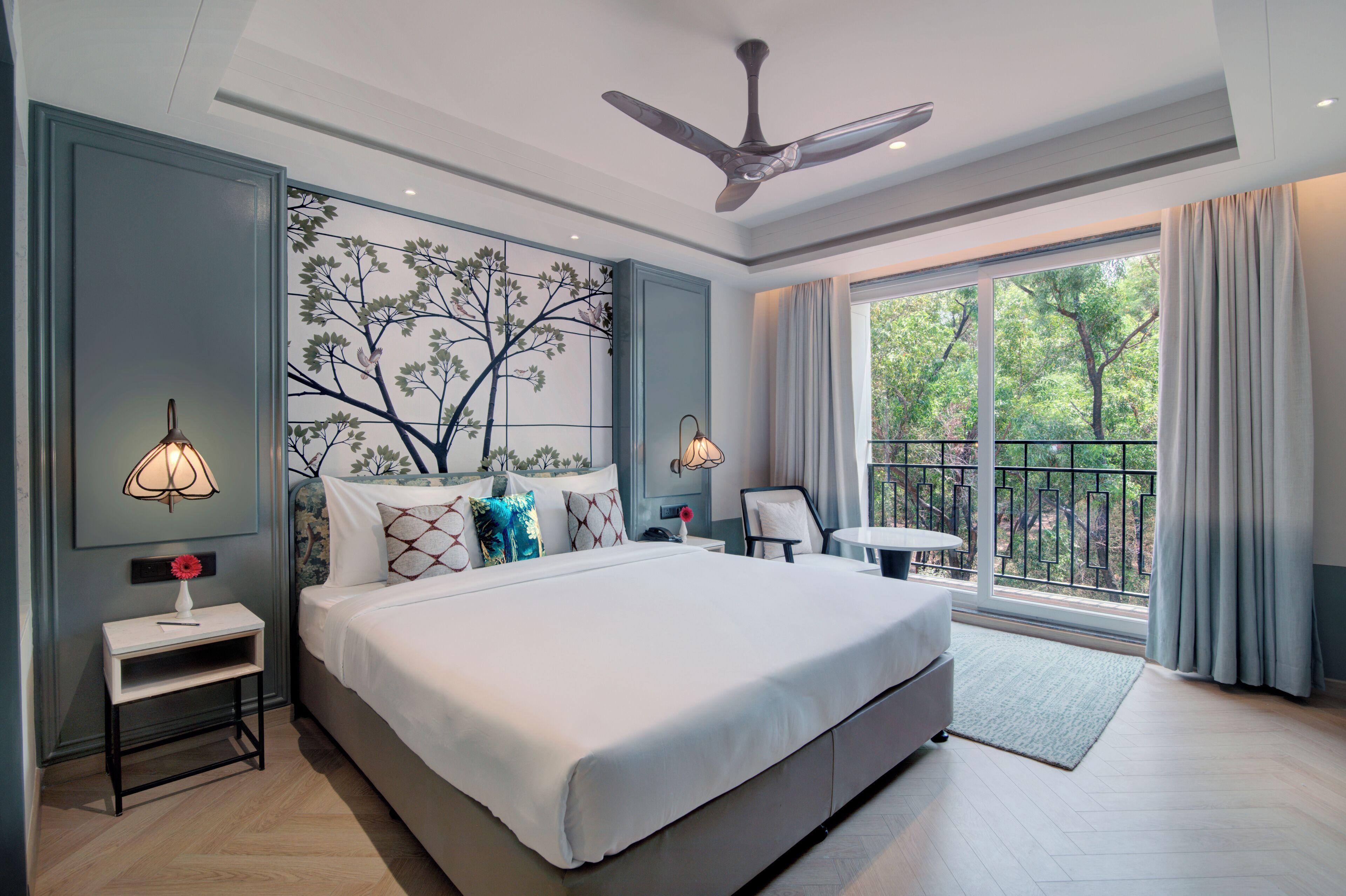 Signature Suite | Iron/ironing board (on request), WiFi (free)