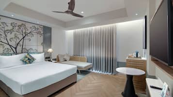 Royal Deluxe | Tabla de planchar con plancha, wifi gratis, ropa de cama