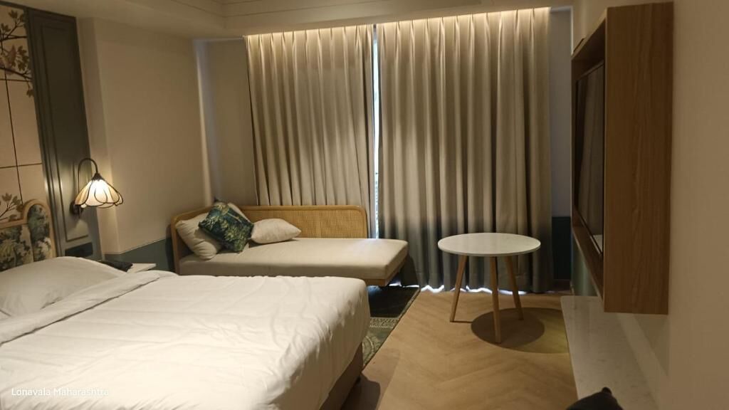 Double Room, Balcony | Iron/ironing board, free WiFi