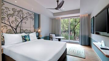 Tabla de planchar con plancha, wifi gratis, ropa de cama