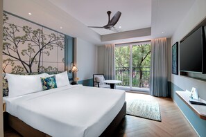 Tabla de planchar con plancha, wifi gratis, ropa de cama