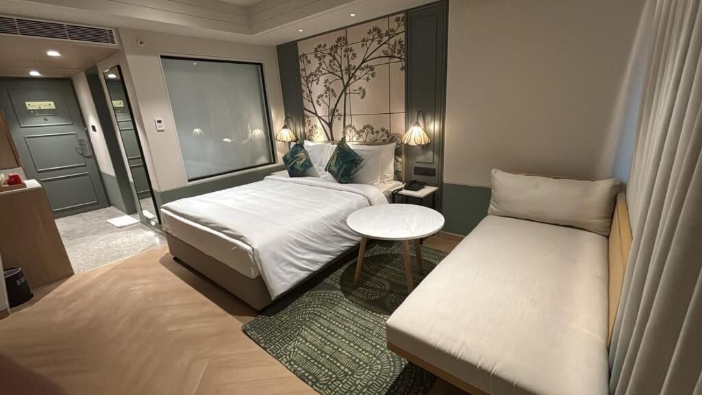 Deluxe Double Room, Balcony | Iron/ironing board, free WiFi