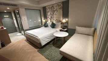 Royal Deluxe | Iron/ironing board, free WiFi