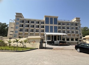 Exterior - Amoravida by 7 Apple Resorts Khandala (Lonavala)