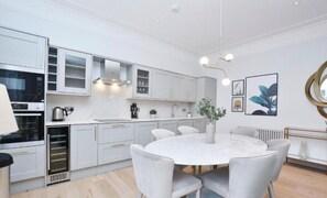 Private kitchen - Boutique Elysian House South Kensington 3 Bed Flat minutes from the Hyde park (London)