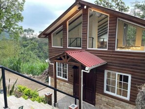 Exterior detail - Finca ROMA, Villa Margarita, hot tub, and lake view (Comayagua)