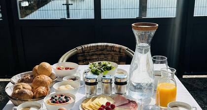 Weromerie Premium Hotel and Apartment