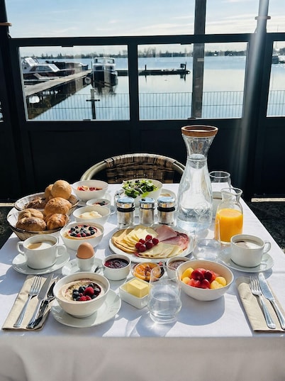 Weromerie Premium Hotel and Apartment