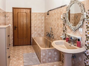 Condo | Bathroom - Relax tra gli ulivi (Abruzzo)