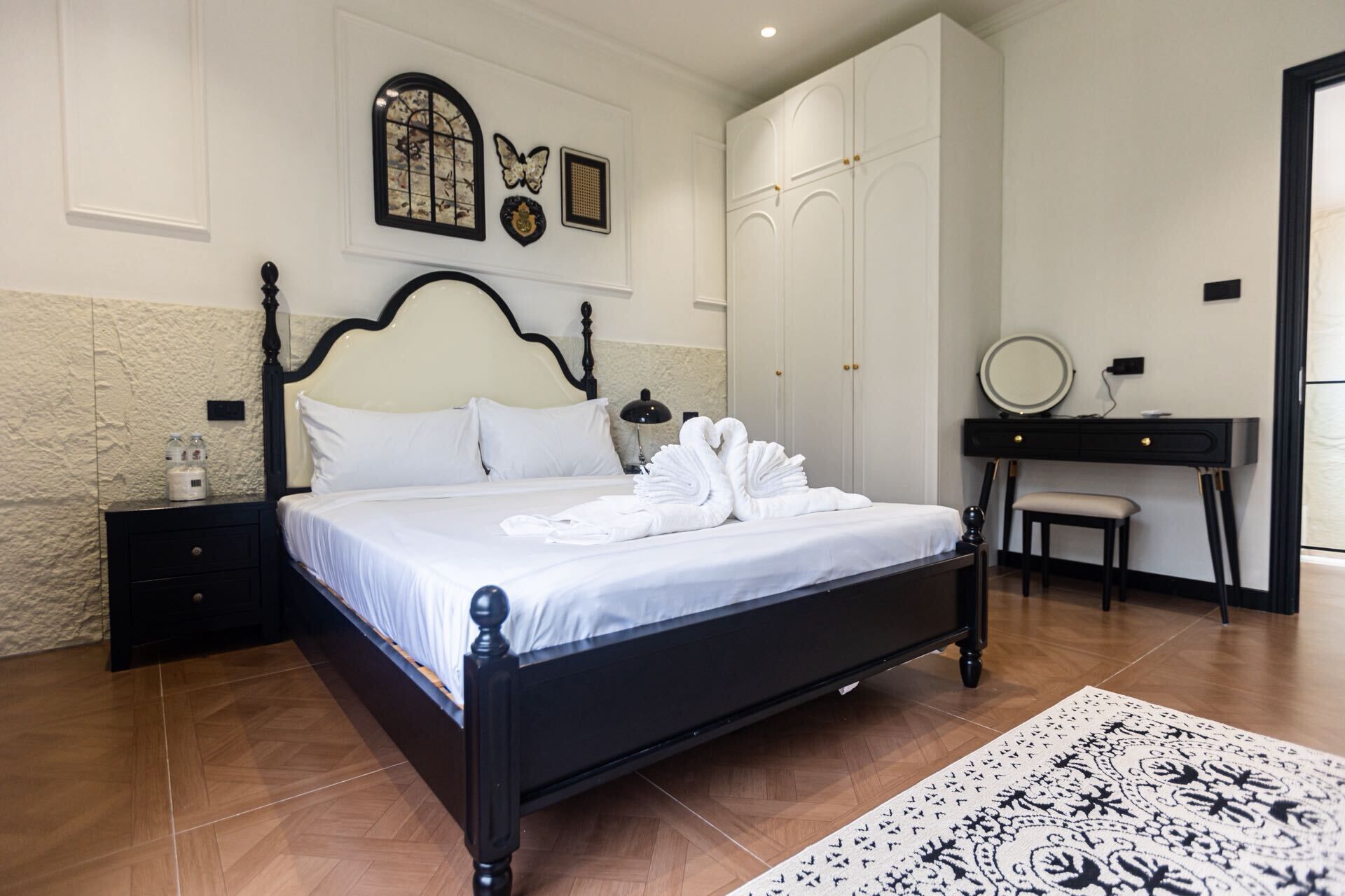 Nhà Deluxe, hút thuốc