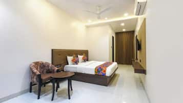 Kamar Deluks | Seprai katun Mesir, seprai premium, brankas, dan meja kerja