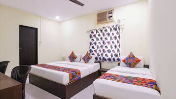 Family Room | Egyptian cotton sheets, premium bedding, in-room safe, desk