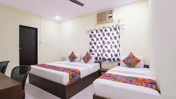 Family Room | Egyptian cotton sheets, premium bedding, in-room safe, desk